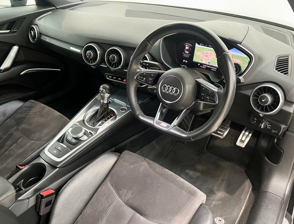 Audi TT 1.8L Black Edition Black #3