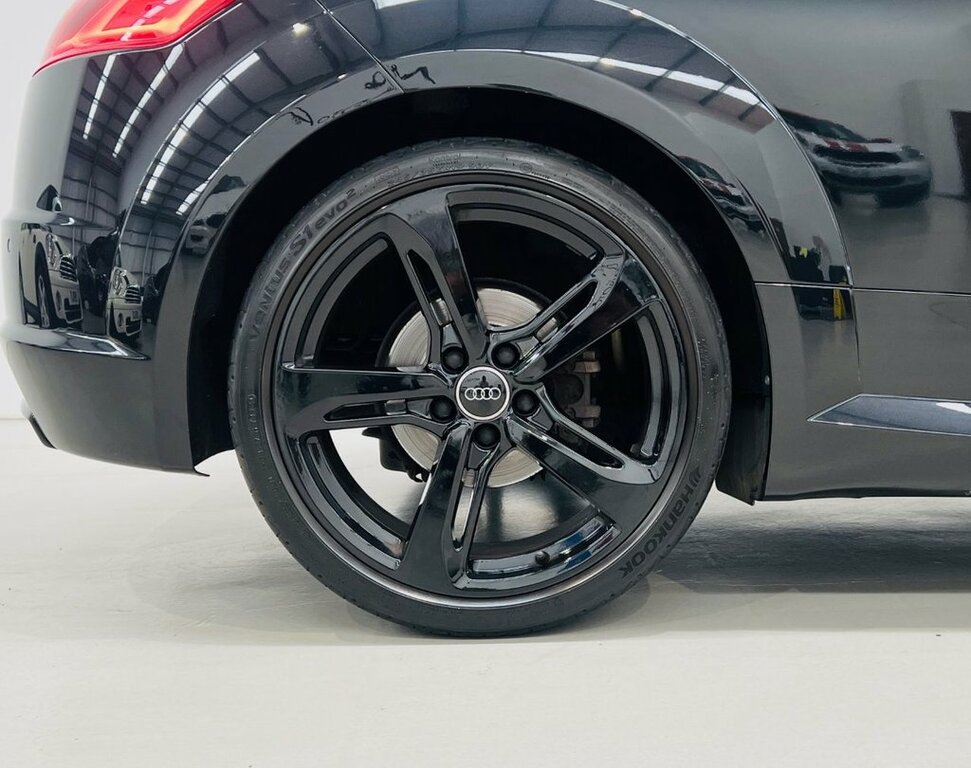 Audi TT 1.8L Black Edition Black #5