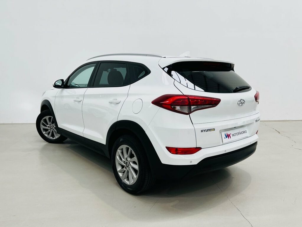 Hyundai Tucson 1.7L Se Nav White #3