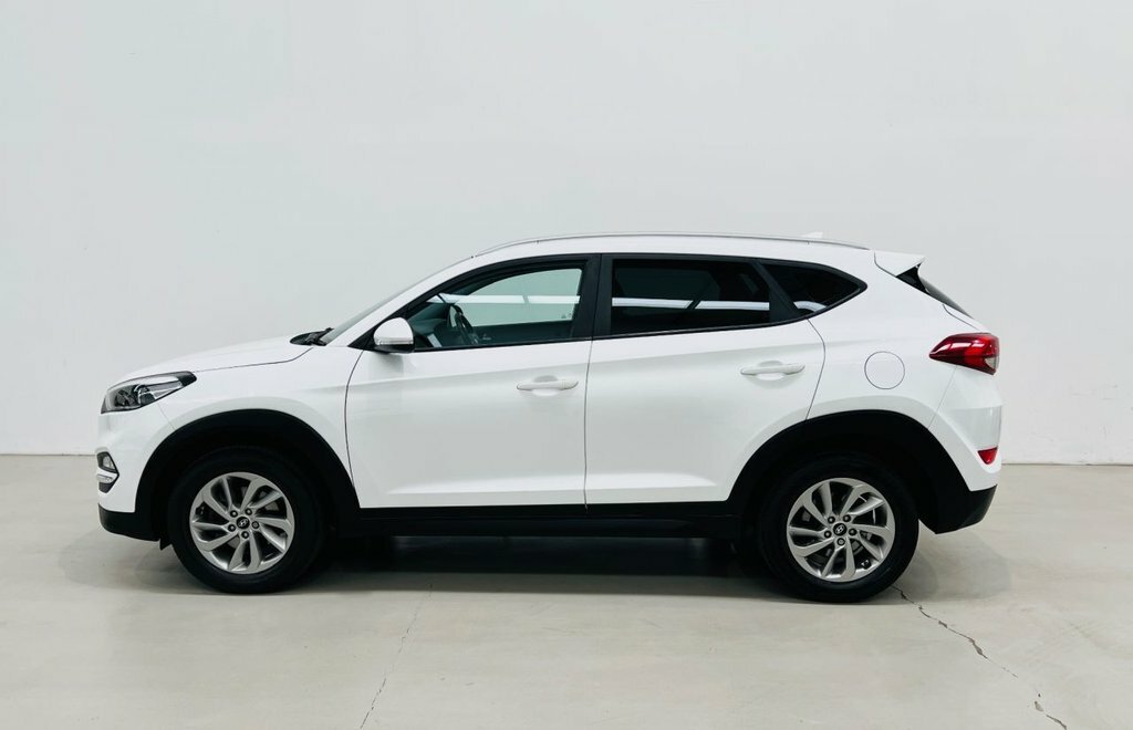 Hyundai Tucson 1.7L Se Nav White #2