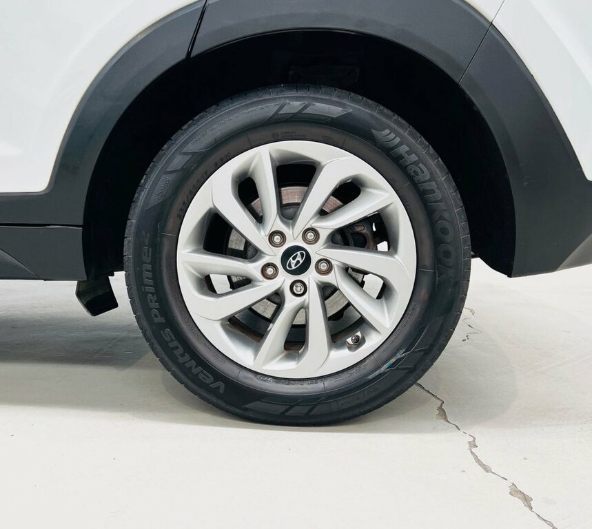 Hyundai Tucson 1.7L Se Nav White #6