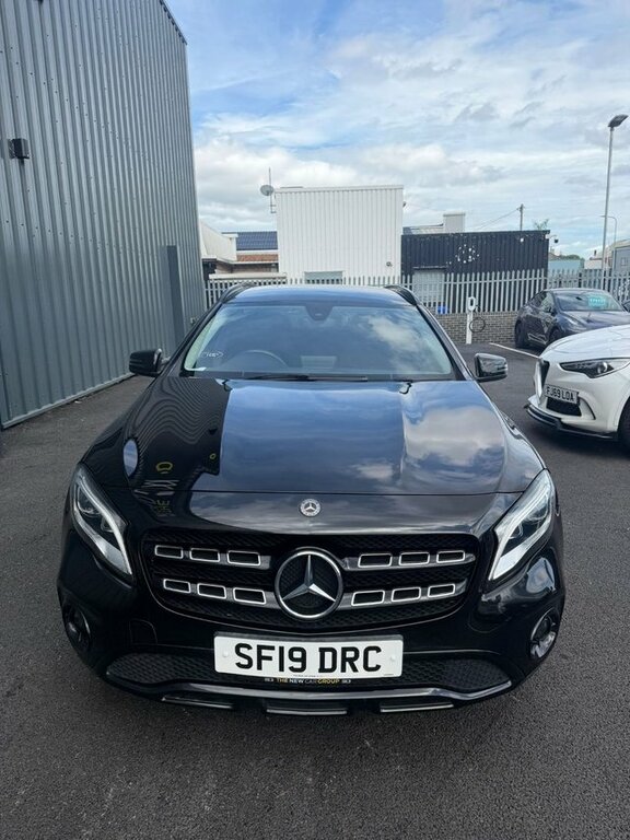 Mercedes-Benz GLA Class 2019 1.6 Gla180 Urban Edition Suv 7G-dc SF19DRC Black #3