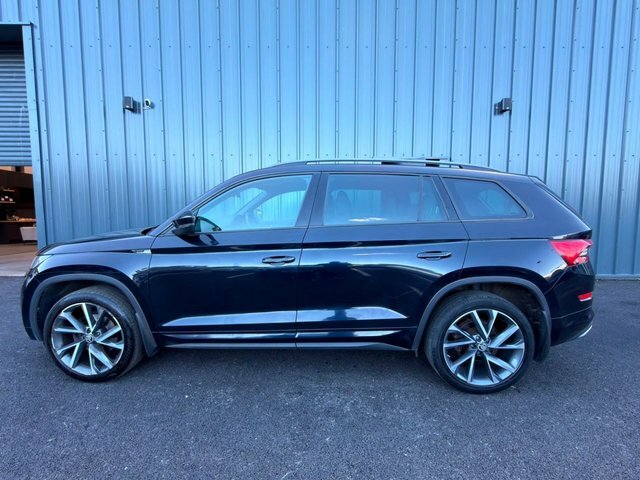 Skoda Kodiaq 2021 1.5 Tsi Act Sportline Suv Dsg Euro Black #3