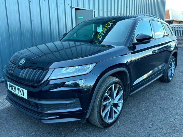 Skoda Kodiaq 2021 1.5 Tsi Act Sportline Suv Dsg Euro Black #2