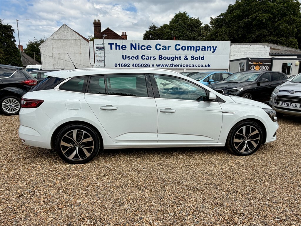 Renault Megane 1.5 L Iconic Dci Edc White