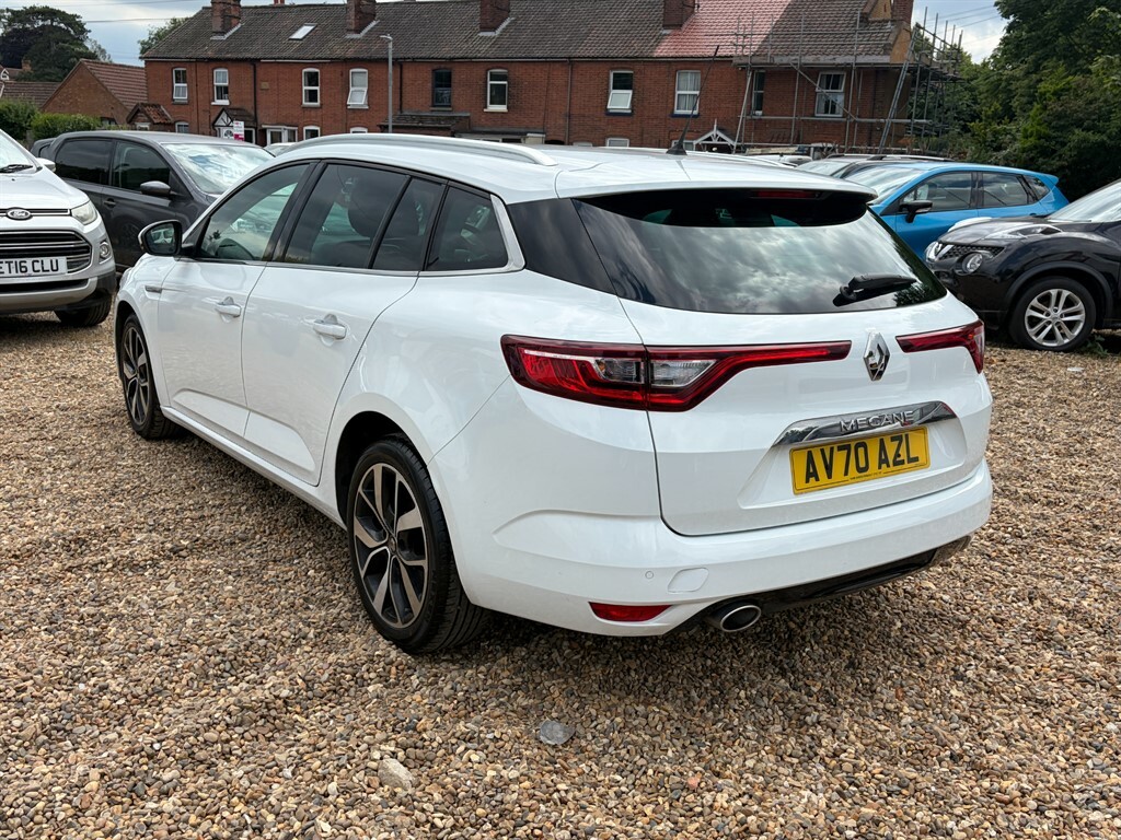 Renault Megane 1.5 L Iconic Dci Edc White #5