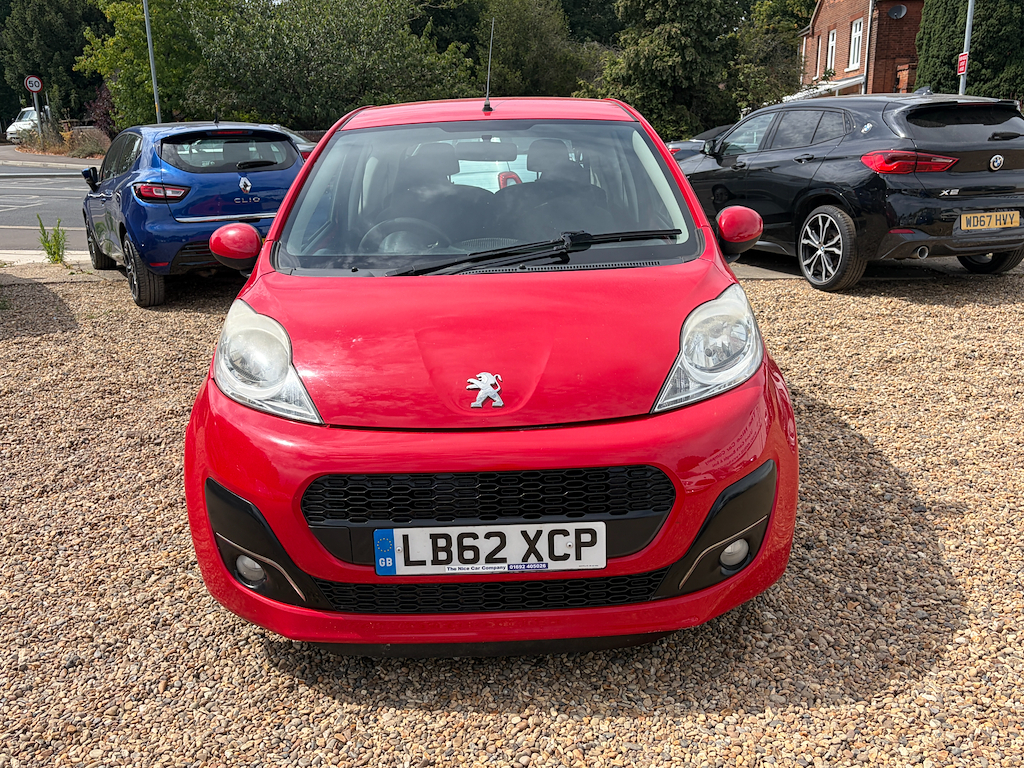Peugeot 107 1.0 L Active Red #3