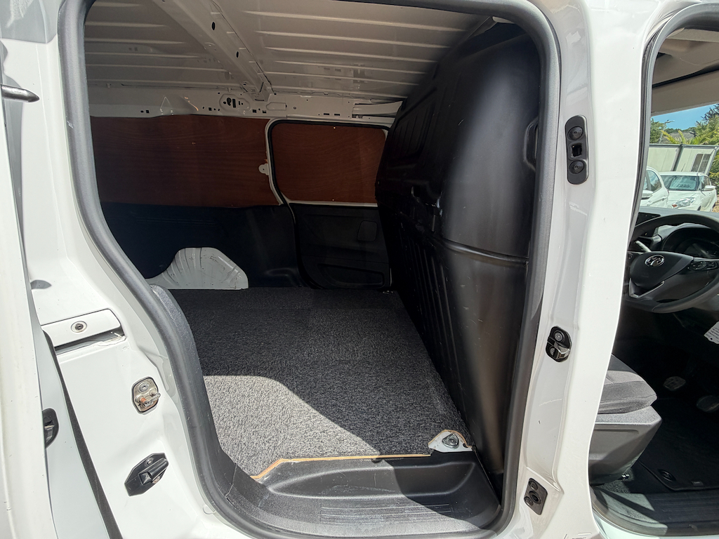 Vauxhall Combo 2300 1.5 Turbo D 100Ps H1 Sportive Van White #15