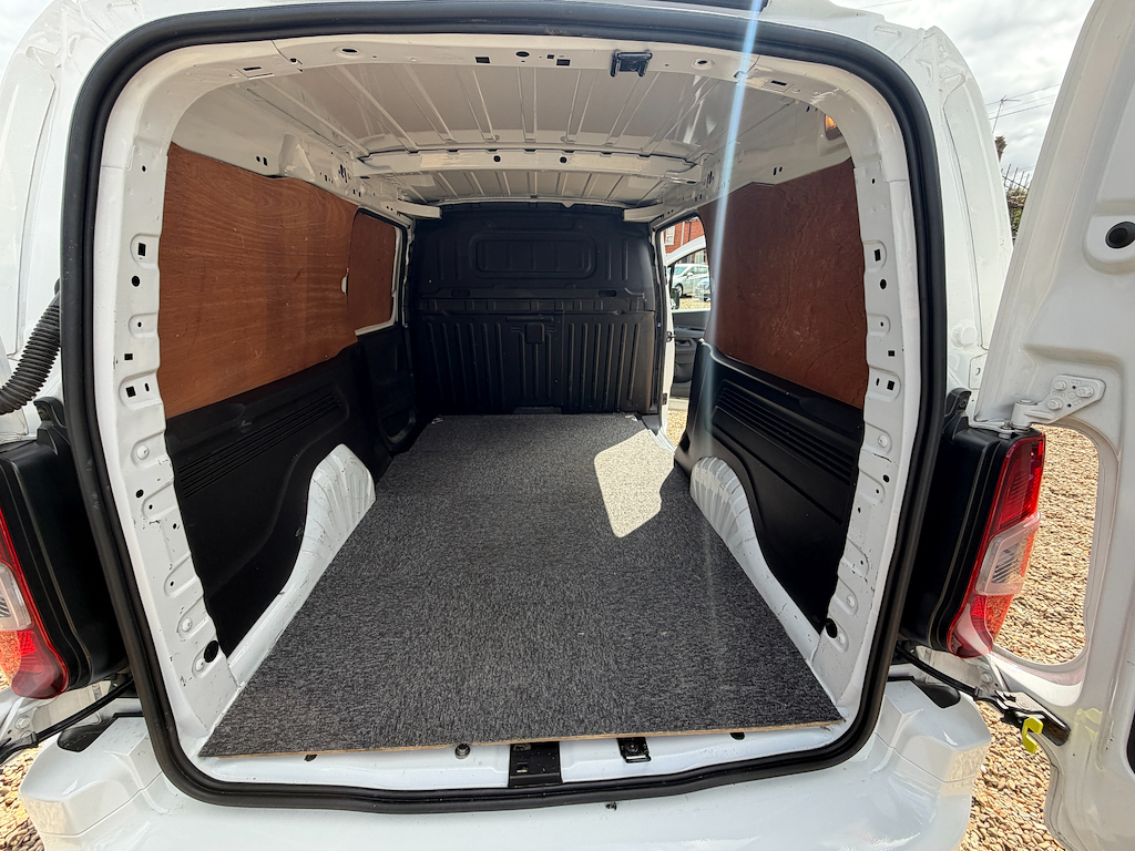 Vauxhall Combo 2300 1.5 Turbo D 100Ps H1 Sportive Van White #16