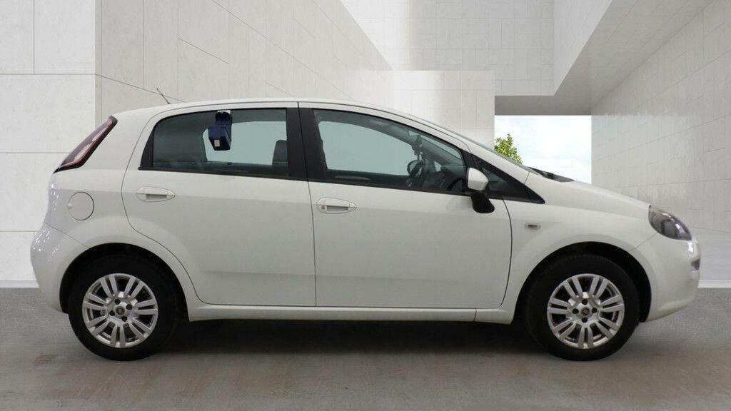 Fiat Punto Hatchback 1.2 Punto 5-Door 199 Es5p69cv 1200 2012 White #7