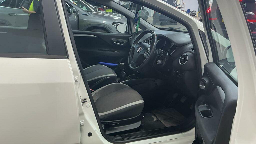 Fiat Punto Hatchback 1.2 Punto 5-Door 199 Es5p69cv 1200 2012 White #12