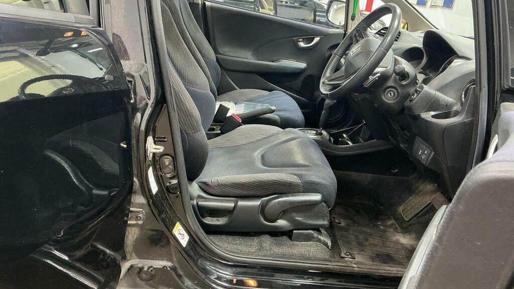 Honda Jazz Hatchback I-vtec Es 2012 Silver #12