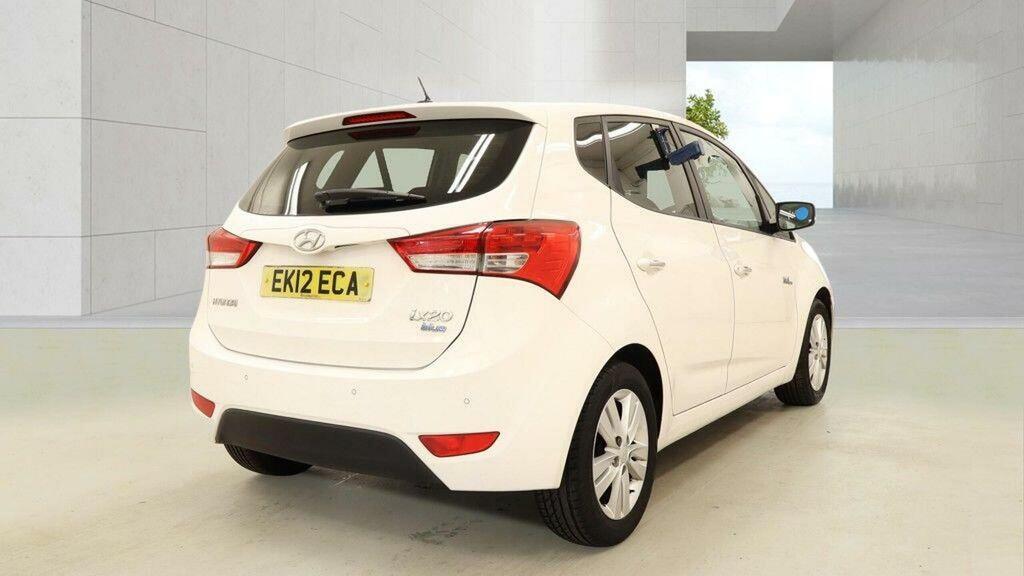 Hyundai Ix20 1.6 Crdi Style Euro 5 Ss White #5