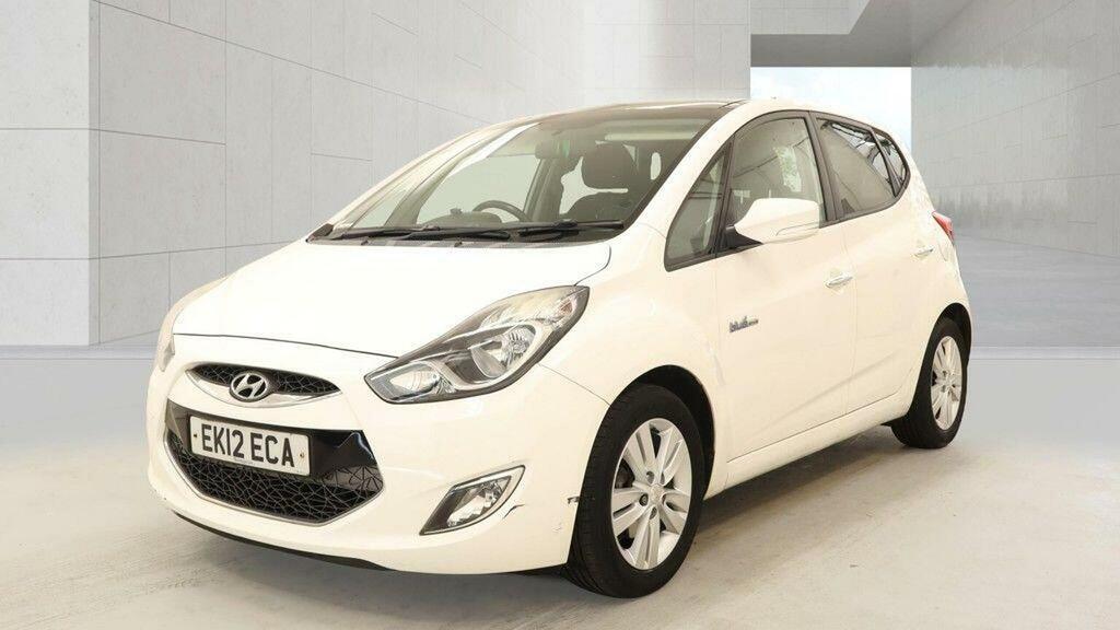 Hyundai Ix20 1.6 Crdi Style Euro 5 Ss White #2