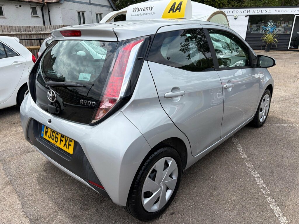 Toyota Aygo 1.0 Vvt-i X-play Euro 6 Silver #2