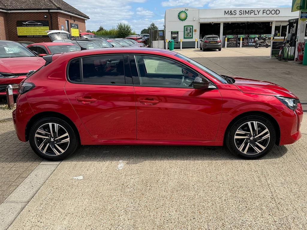 Peugeot 208 1.2 Puretech Allure Premium Hatchback Red #4