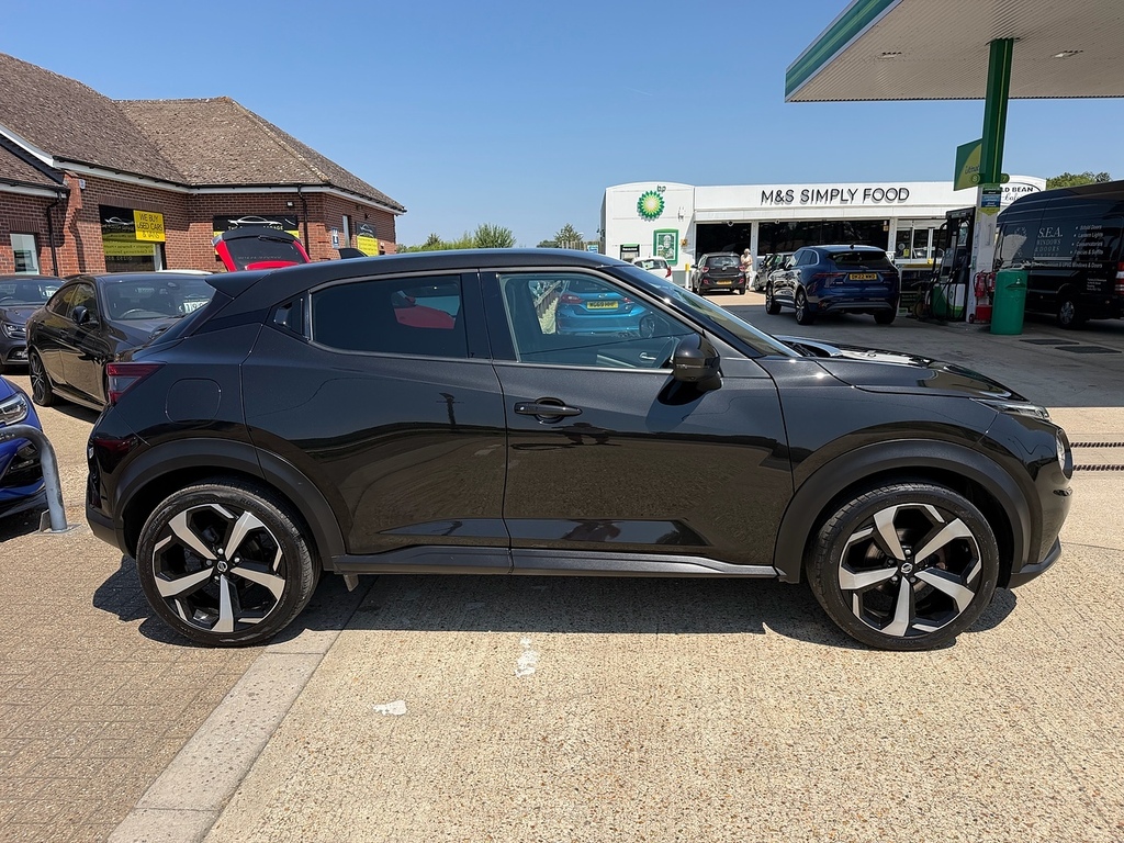 Nissan Juke 1.0 Dig-t Tekna Suv Dct Euro 6 S DY22RUH Black #4