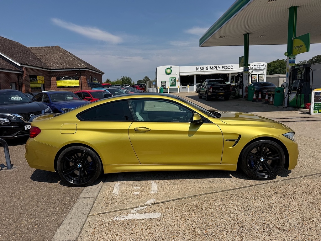 BMW M4 3.0 Biturbo Coupe Dct Euro 6 Ss 431 SH66TYD Yellow #4