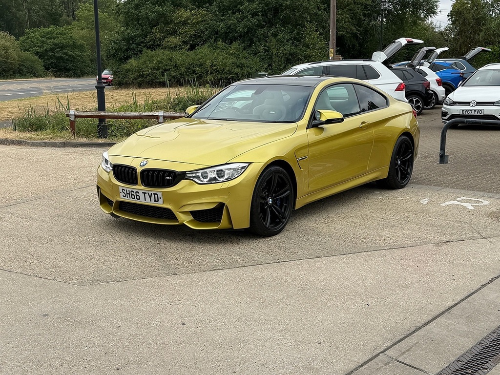 BMW M4 3.0 Biturbo Coupe Dct Euro 6 Ss 431 SH66TYD Yellow #2