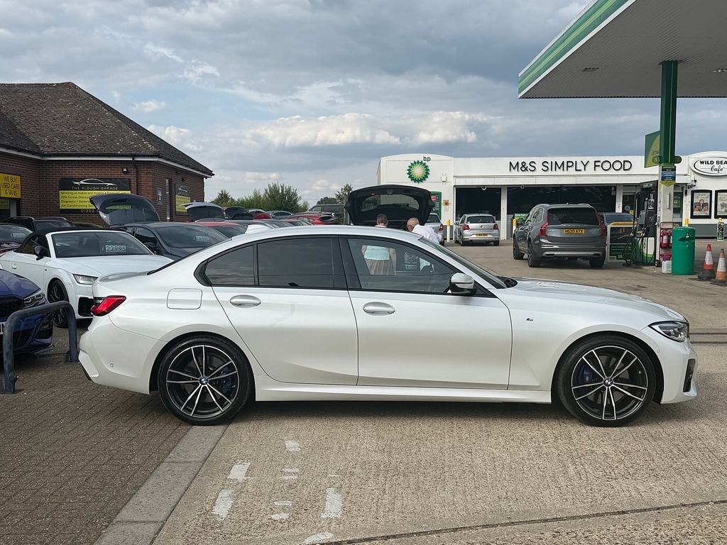 BMW 3 Series 2.0 320I M Sport Saloon Euro 6 S YG70NMV White #4