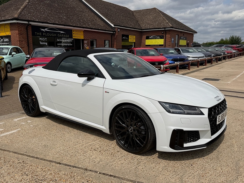Audi TT 2.0 Tfsi 40 Black Edition Roadster S Tr White #2