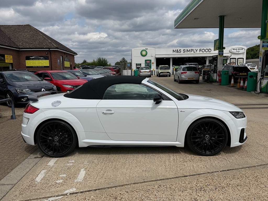 Audi TT 2.0 Tfsi 40 Black Edition Roadster S Tr White #3