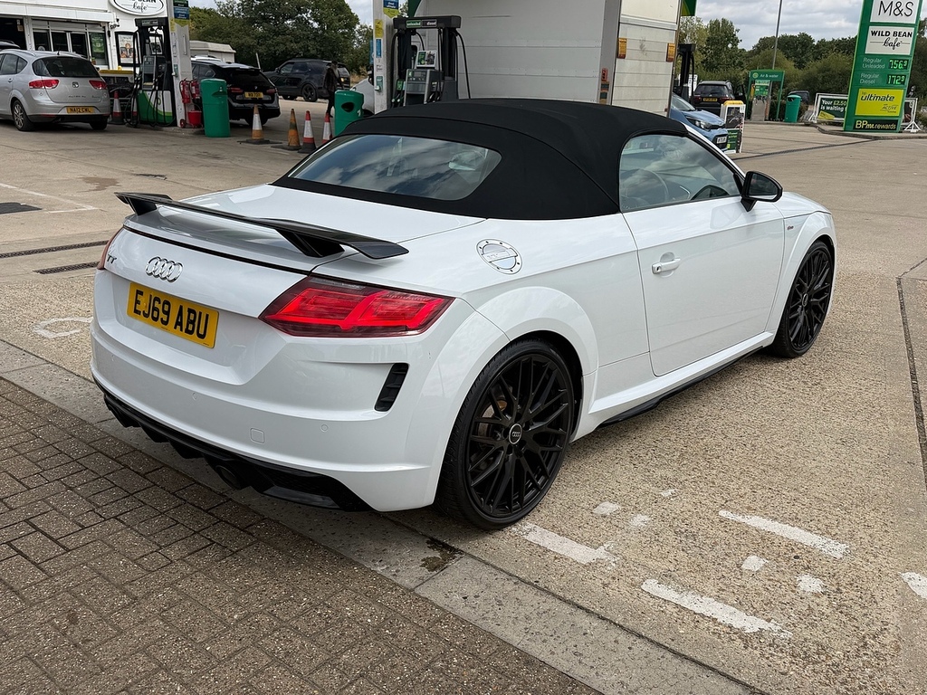 Audi TT 2.0 Tfsi 40 Black Edition Roadster S Tr White #4