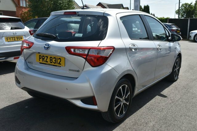 Toyota Yaris Vvt-h Icon Tech Hatchback PRZ8312 Silver #4