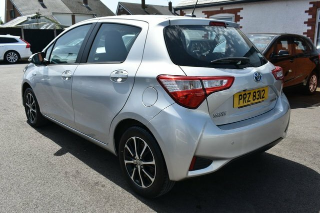 Toyota Yaris Vvt-h Icon Tech Hatchback PRZ8312 Silver #6