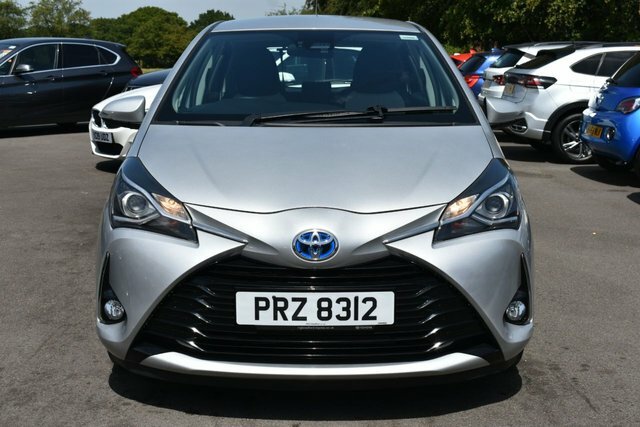 Toyota Yaris Vvt-h Icon Tech Hatchback PRZ8312 Silver #3