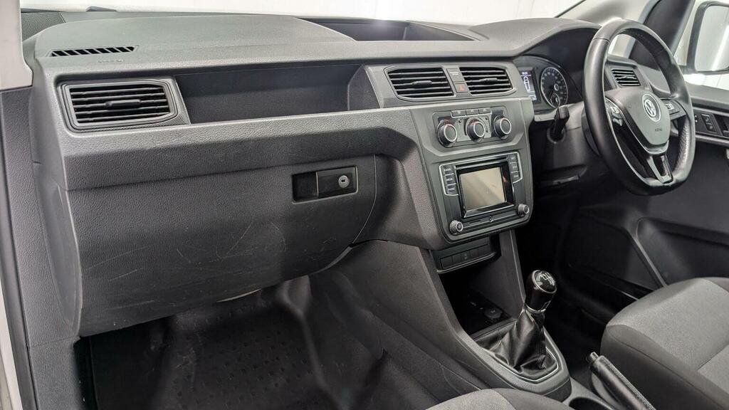 Volkswagen Caddy Mpv White #43