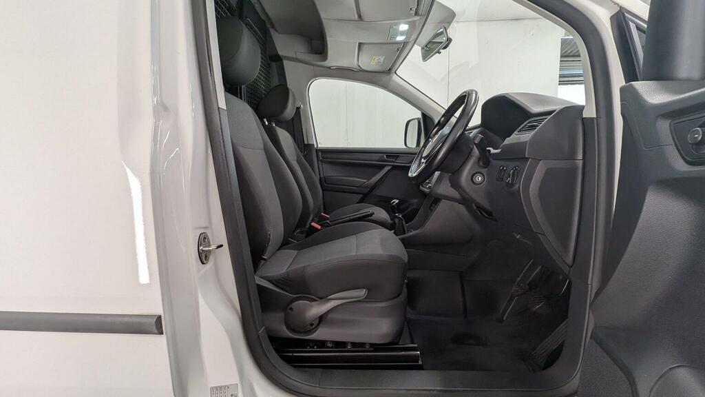 Volkswagen Caddy Mpv White #24