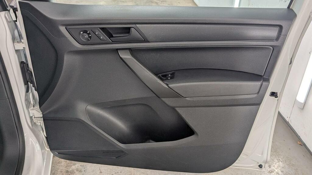 Volkswagen Caddy Mpv White #62