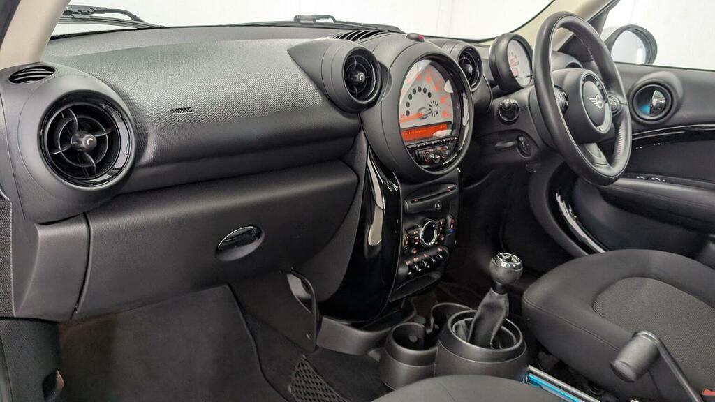 Mini Countryman 2.0 Cooper Sd 141 Bhp Red #30