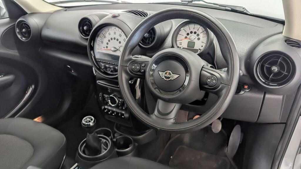 Mini Countryman 2.0 Cooper Sd 141 Bhp Red #29