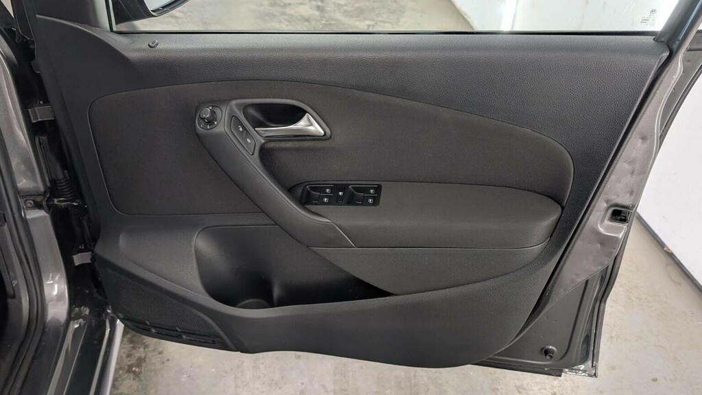 Volkswagen Polo Sel Black #41