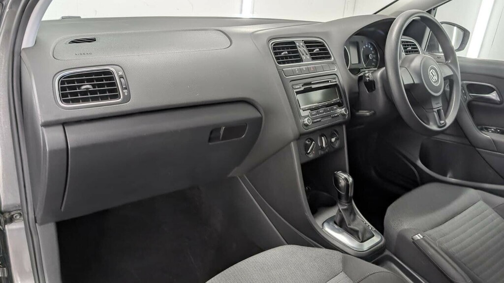 Volkswagen Polo Sel Black #3