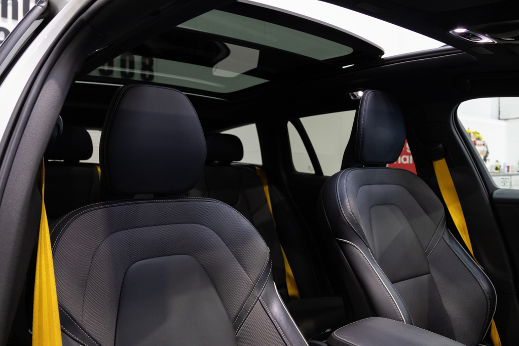 Volvo V60 Recharge R-design, T6 Awd Plug-in Hybrid Red #36