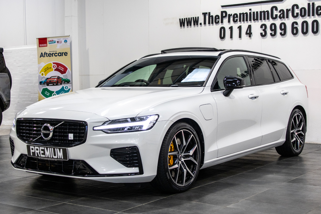 Volvo V60 Recharge R-design, T6 Awd Plug-in Hybrid Red #42