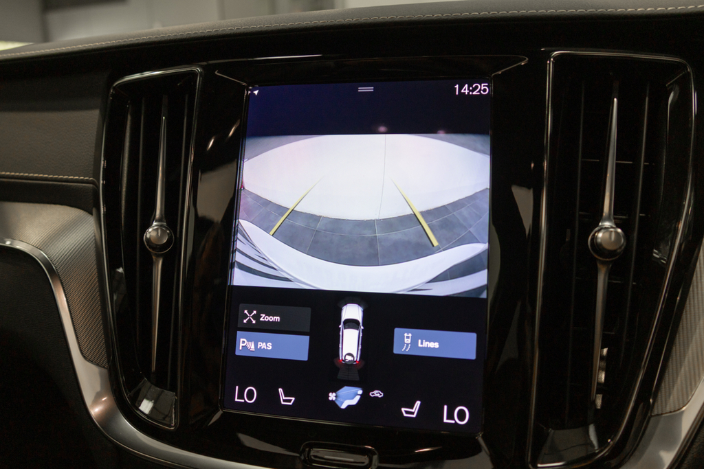 Volvo V60 Recharge R-design, T6 Awd Plug-in Hybrid Red #22