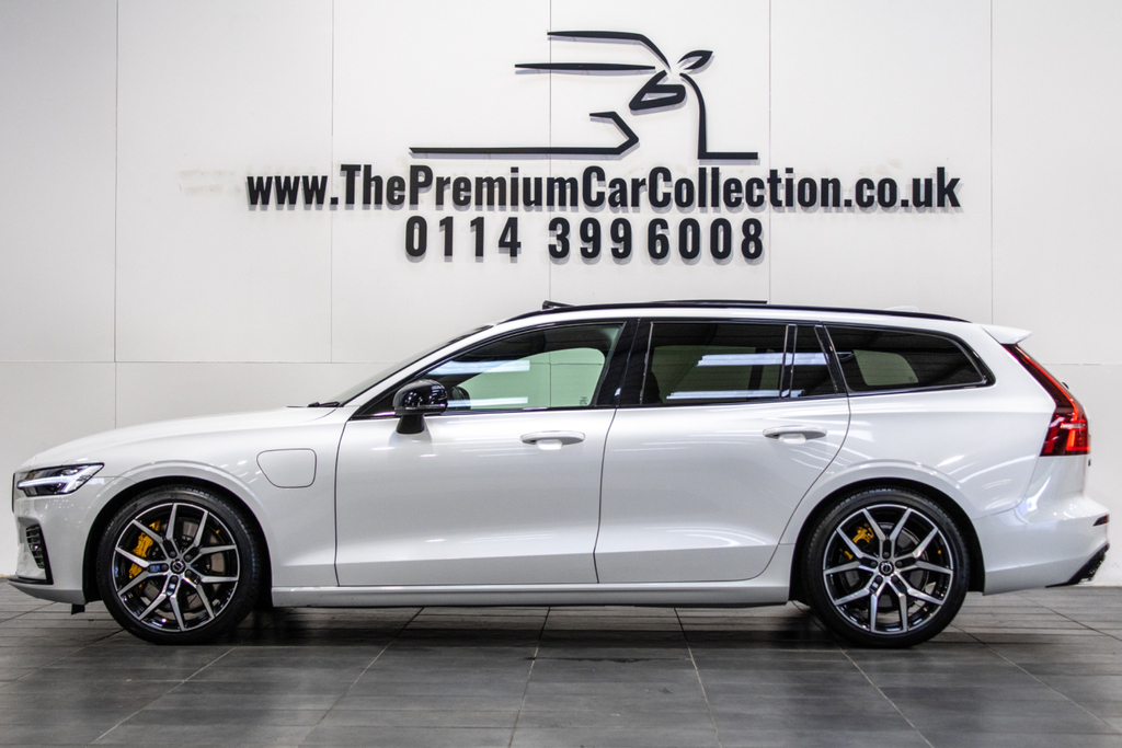 Volvo V60 Recharge T8 Polestar Engineered Awd White #2