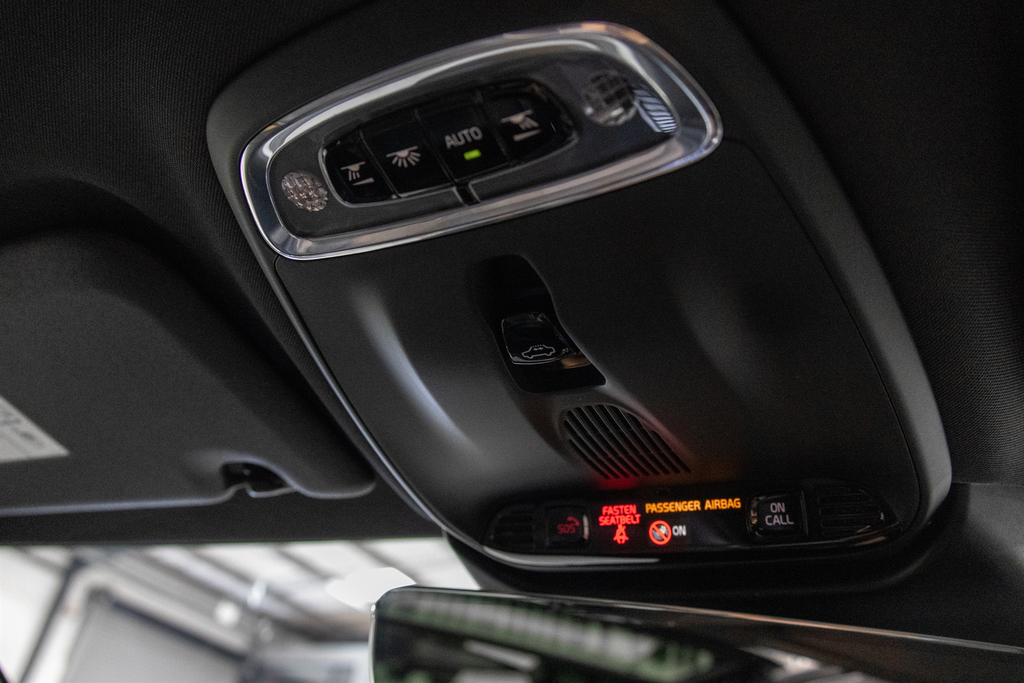 Volvo V60 Recharge R-design, T6 Awd Plug-in Hybrid Red #33