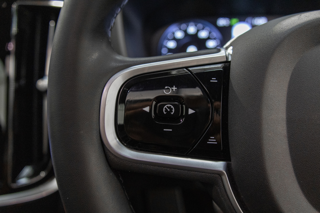 Volvo V60 Recharge R-design, T6 Awd Plug-in Hybrid Red #27