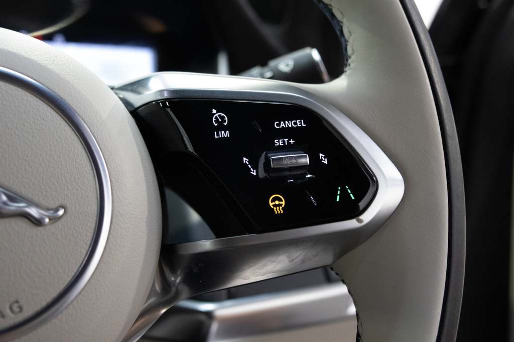 Jaguar I-Pace I-pace R-dynamic Se Black Blue #26