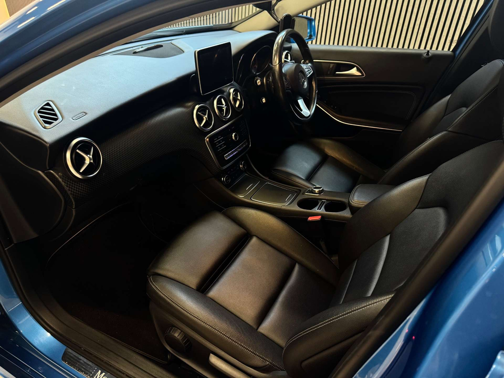 Mercedes-Benz A Class A200 Sport, 2.1 Turbo 5Dr, 136 Bhp. White #36