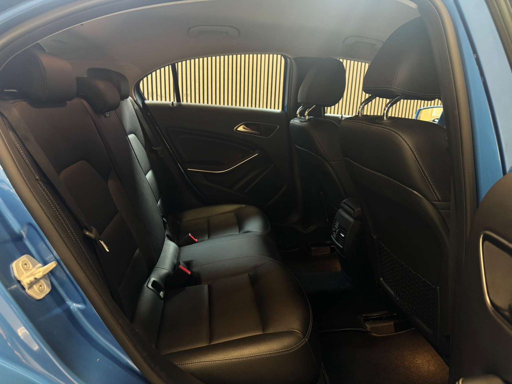 Mercedes-Benz A Class A200 Sport, 2.1 Turbo 5Dr, 136 Bhp. White #37