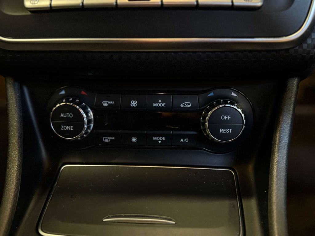 Mercedes-Benz A Class A200 Sport, 2.1 Turbo 5Dr, 136 Bhp. White #44