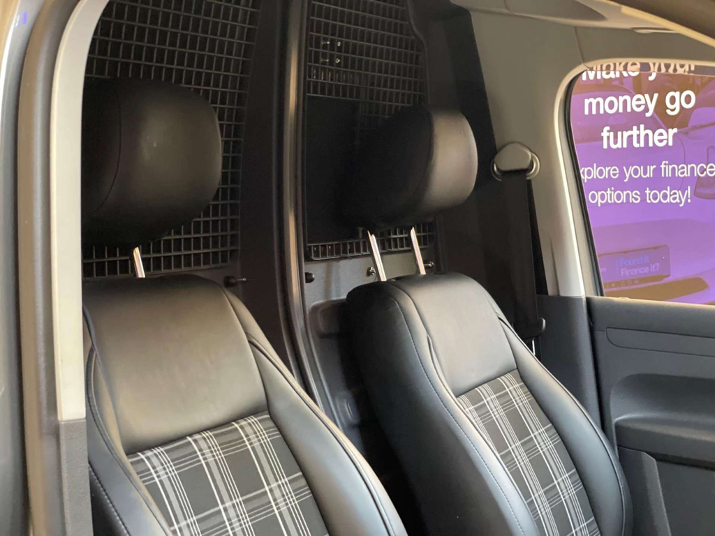 Volkswagen Caddy C20 Tyrend White #11