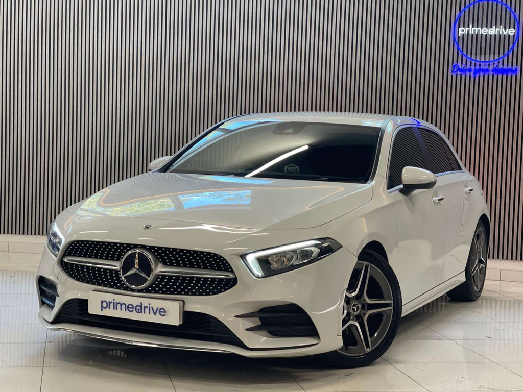 Mercedes-Benz A Class Amg Line YS70ECN White #3