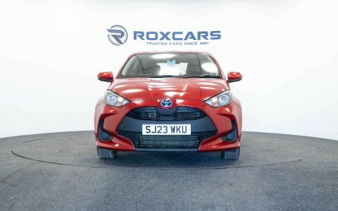 Toyota Yaris Hatchback SJ23WKU Red #2